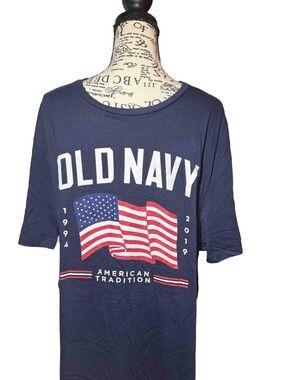 Old Navy Men’s XXL American Tradition 2019 Flag Graphic T-Shirt - Navy Blue